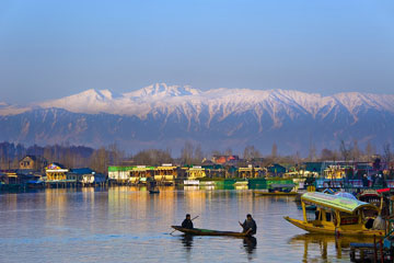 Hire a Cab for Srinagar Tour