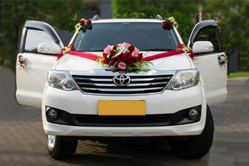 Hire a Luxury Car for Wedding